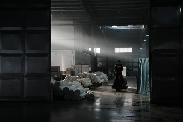 Rolling warehouse