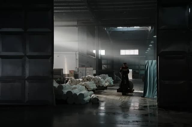 Rolling warehouse